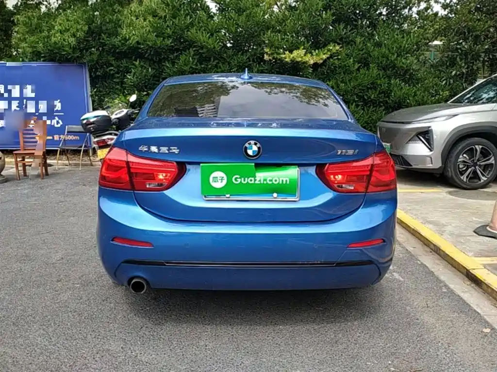 BMW 1 Series 2017 118i Sport фото 6