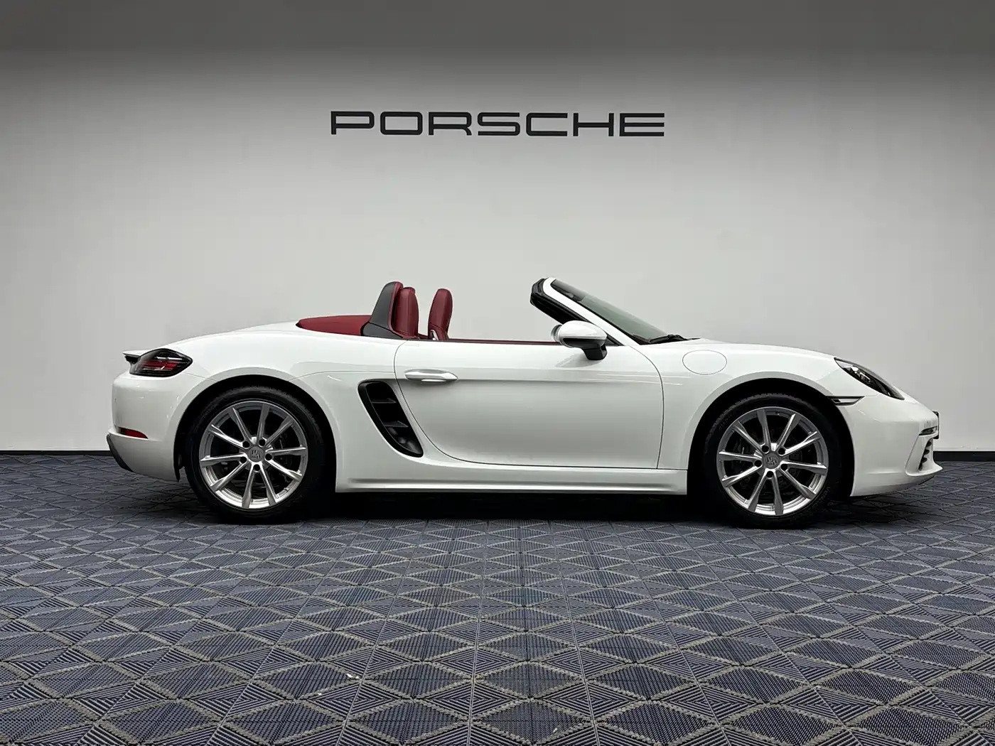 Porsche 718 2022 Boxster 2.0T фото 17