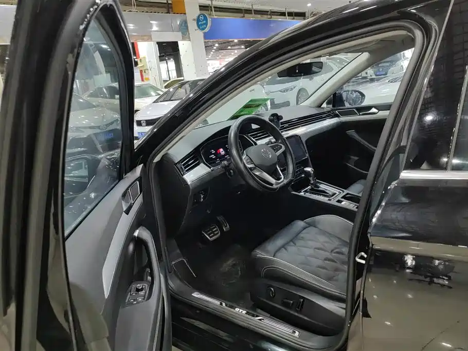 Volkswagen Magotan GTE Plug-in Hybrid 2022 GTE Luxury фото 9