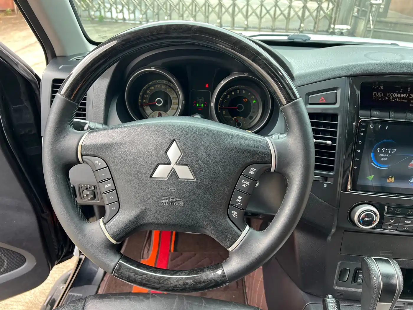 Mitsubishi Pajero (Import) 2009 3.8L 5-Door Premium фото 13