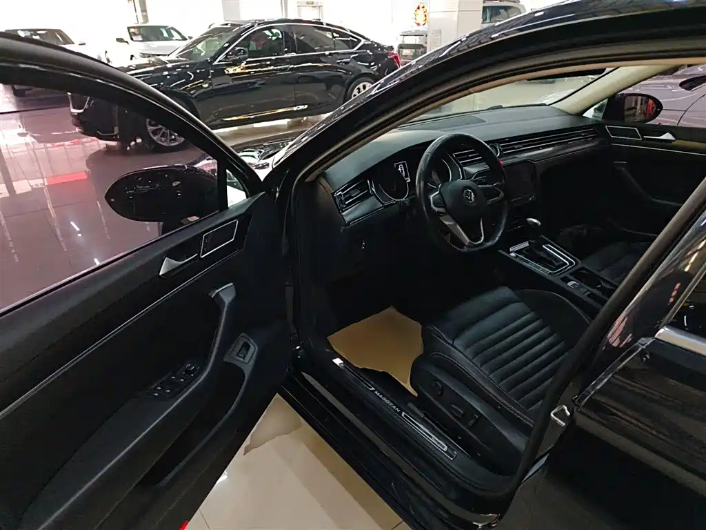 Volkswagen Magotan 2020 330TSI DSG Leading фото 12