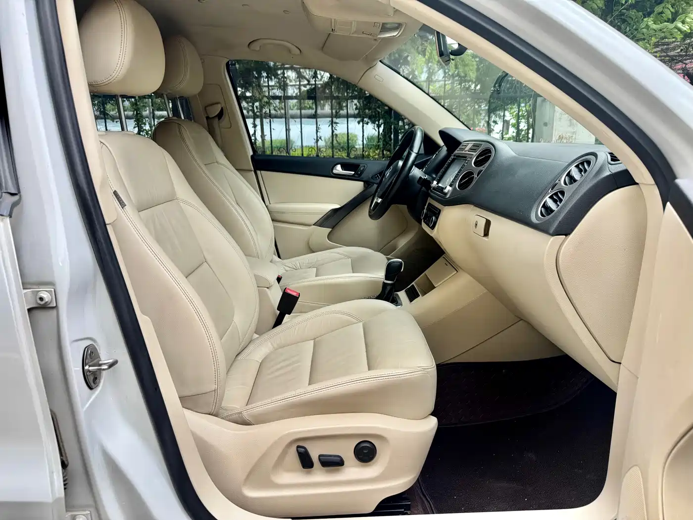 Volkswagen Tiguan 2012 1.8TSI Automatic 2WD Trend Edition фото 18