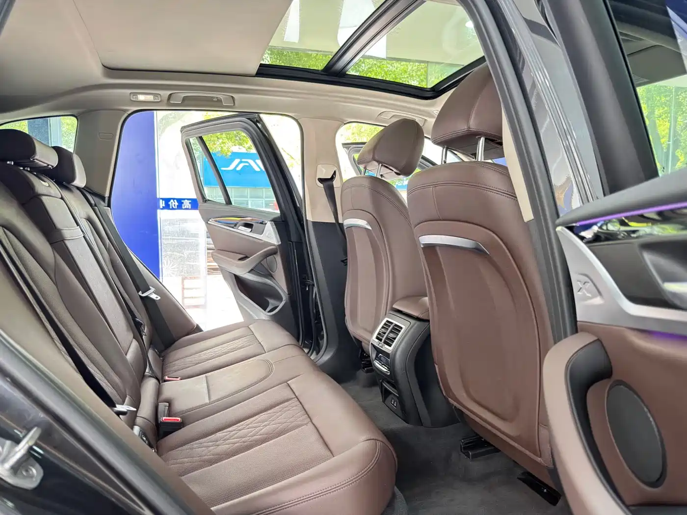BMW iX3 2022 Leading Edition фото 15