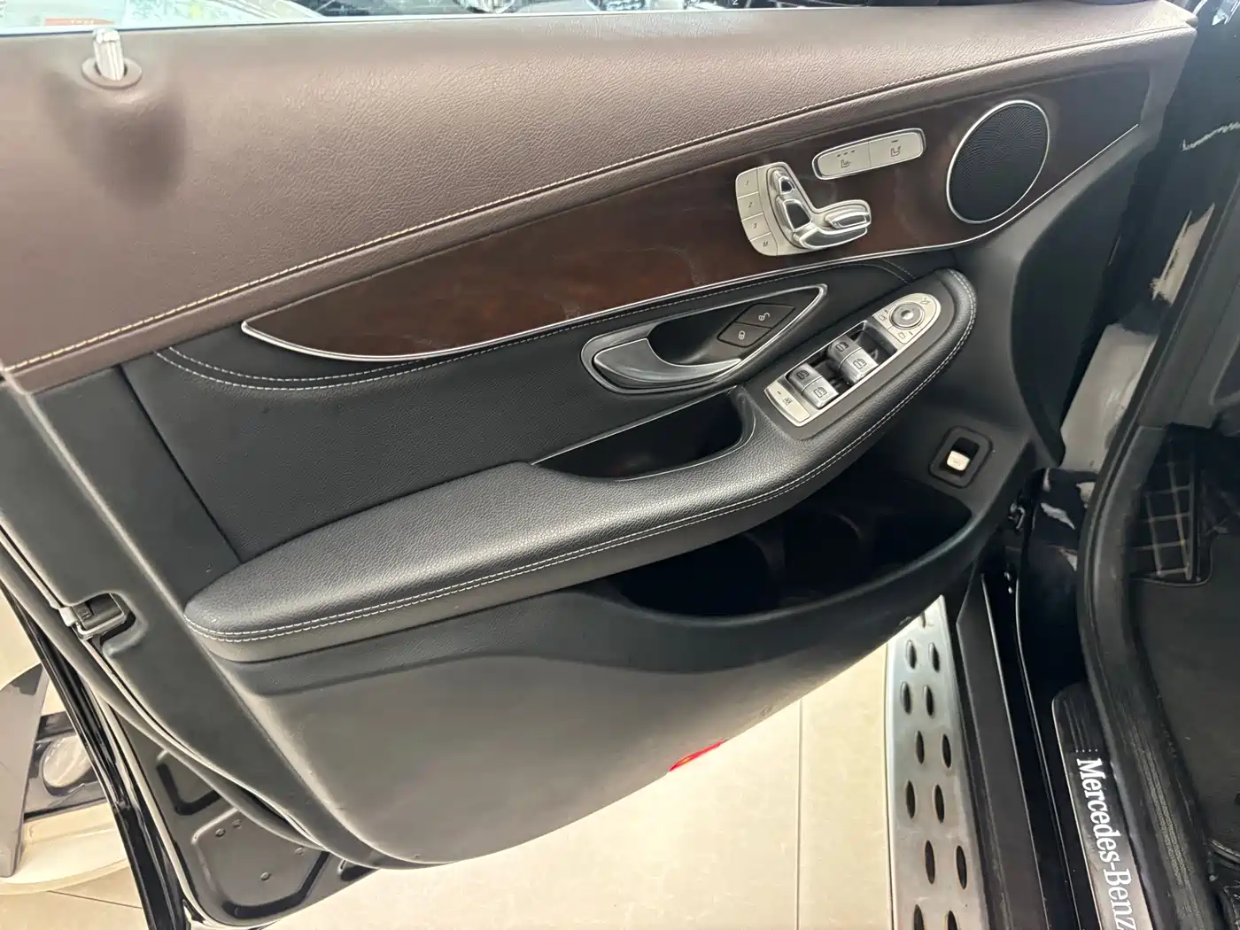 Mercedes-Benz GLC 2020 Facelift GLC 300 L 4MATIC Dynamic фото 5