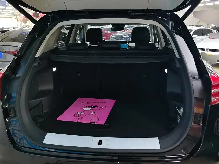 Hongqi HS5 2022 Facelift 2.0T Smart Flag Enjoyment Edition фото 4