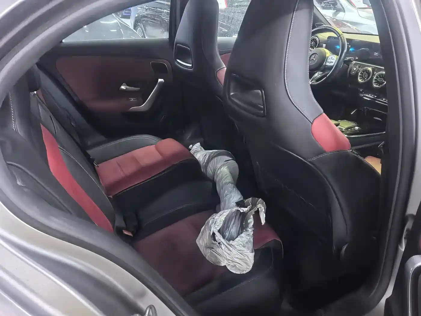 Mercedes-Benz A-Class AMG (Import) 2020 AMG A 35 4MATIC фото 14