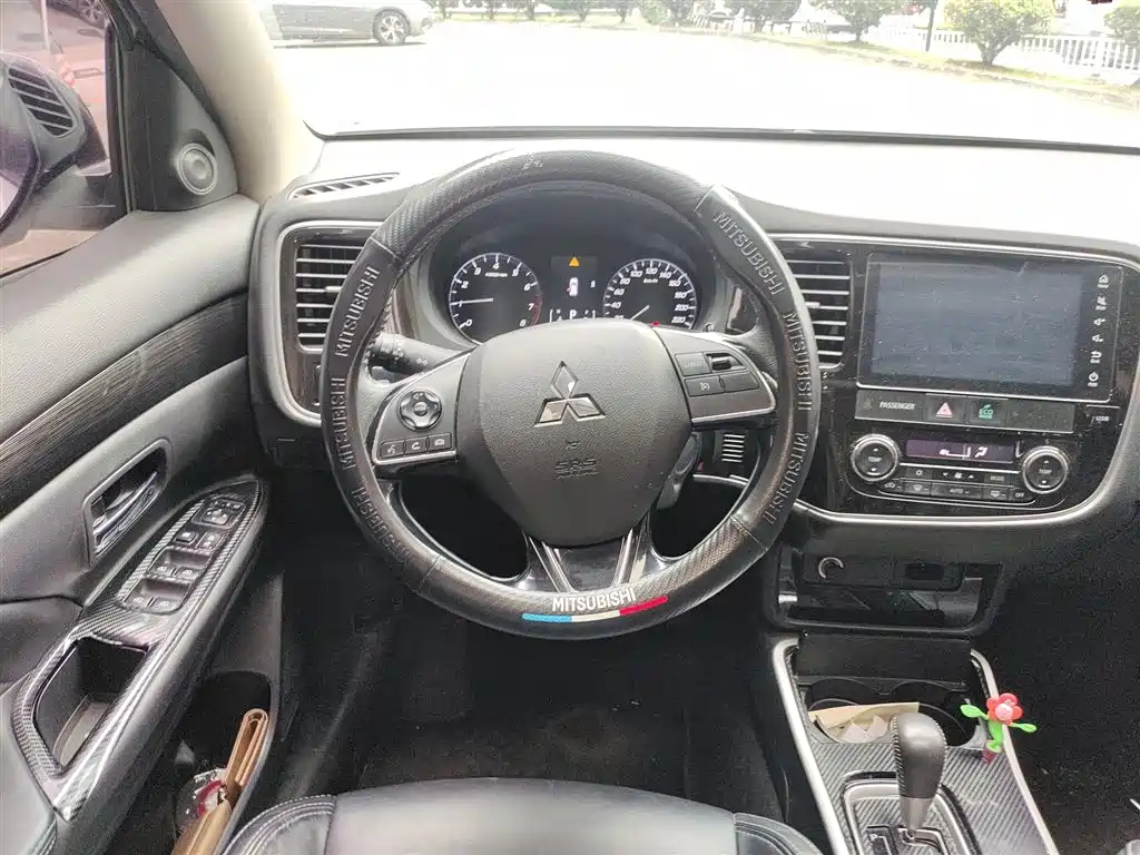 Mitsubishi Outlander 2019 2.0L 2WD Enjoy 5-Seater China VI фото 3