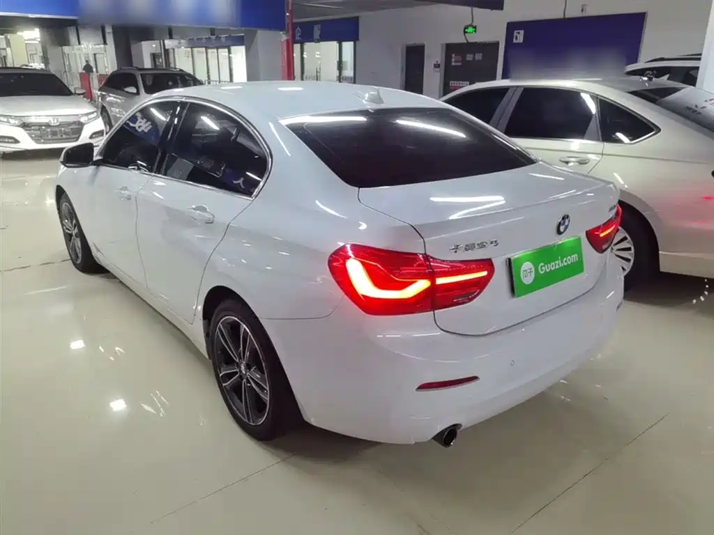 BMW 1 Series 2019 118i Fashion Edition фото 5