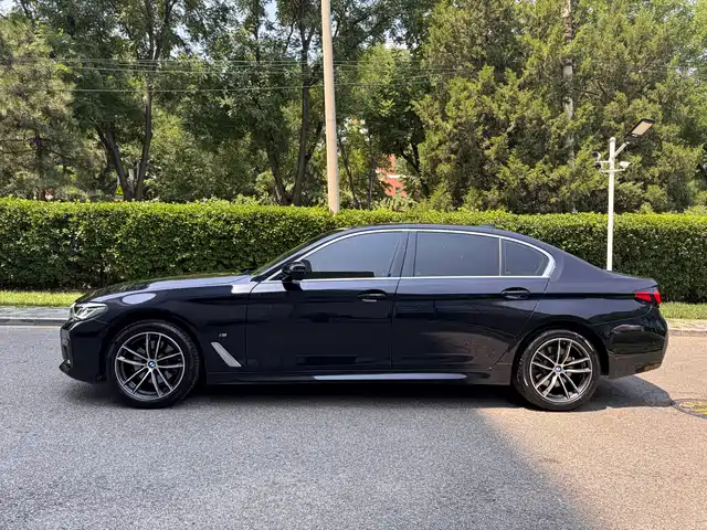BMW 5 Series 2022 525Li M Sport Package — фото 3