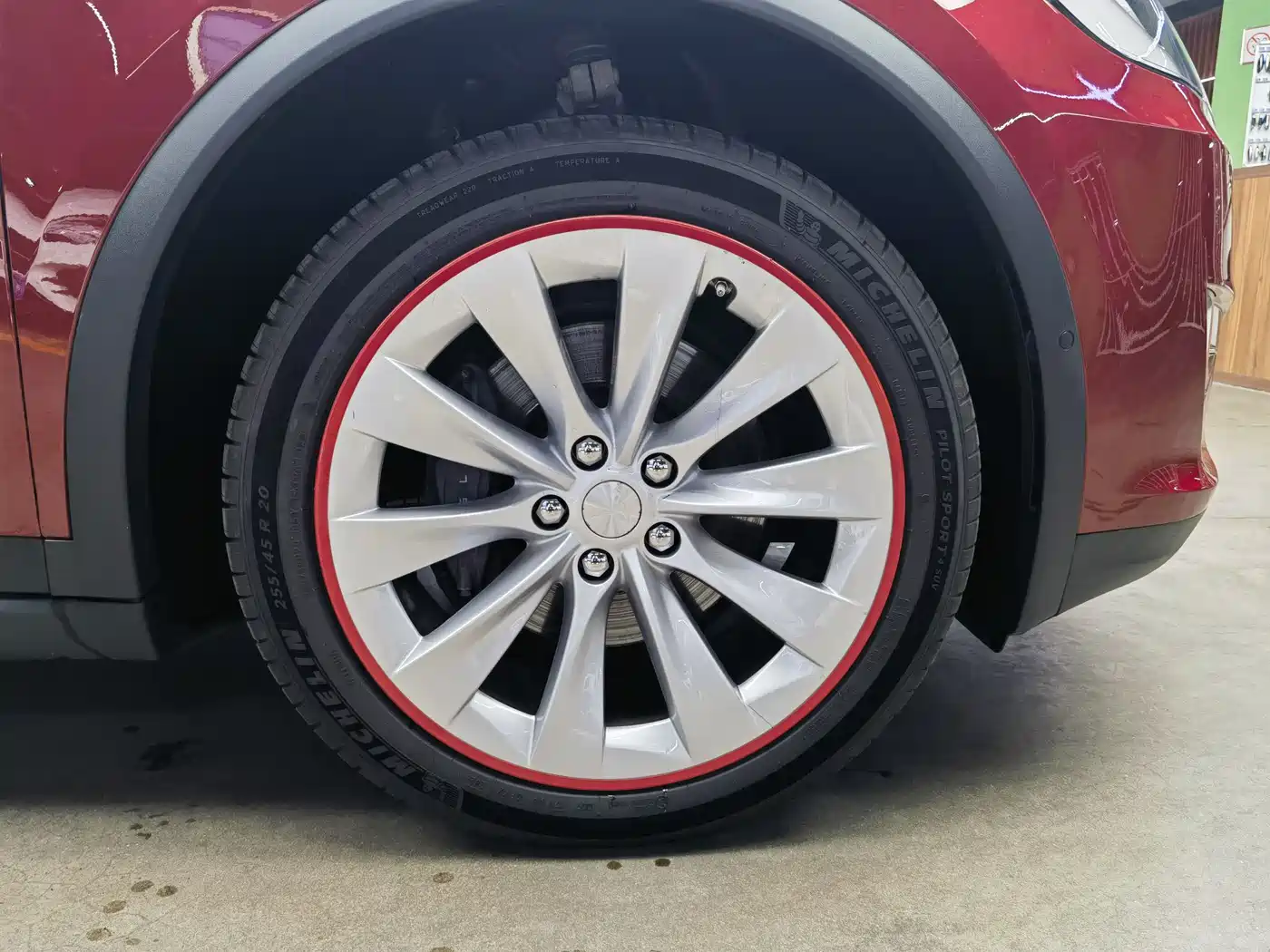TESLA MODEL X