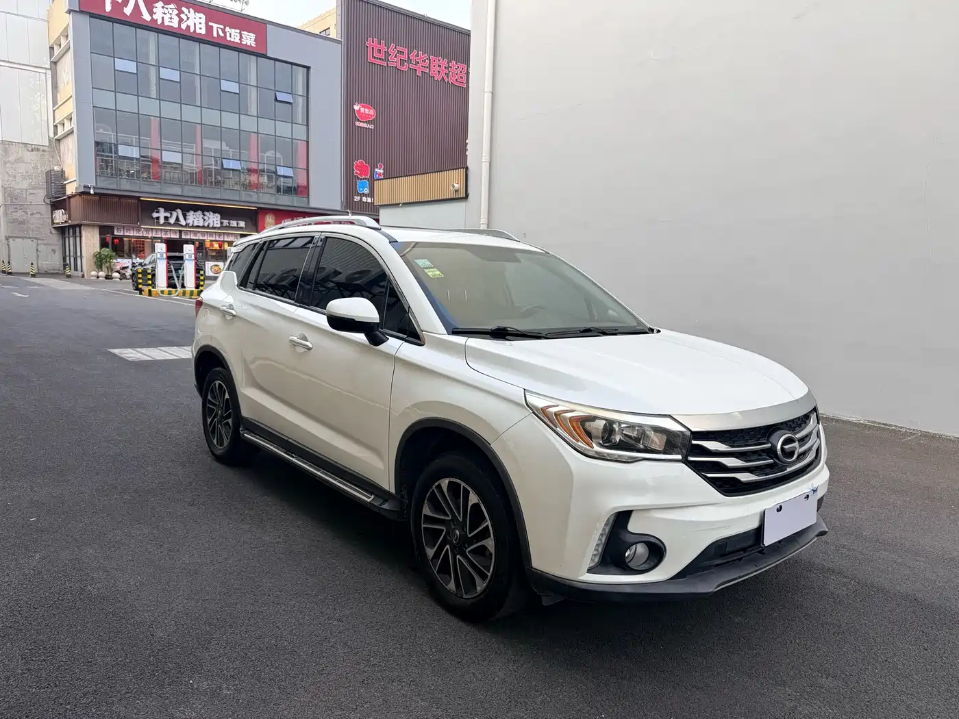 GAC Trumpchi Trumpchi GS4 2018 235T G-DCT 2WD Elite Edition фото 3