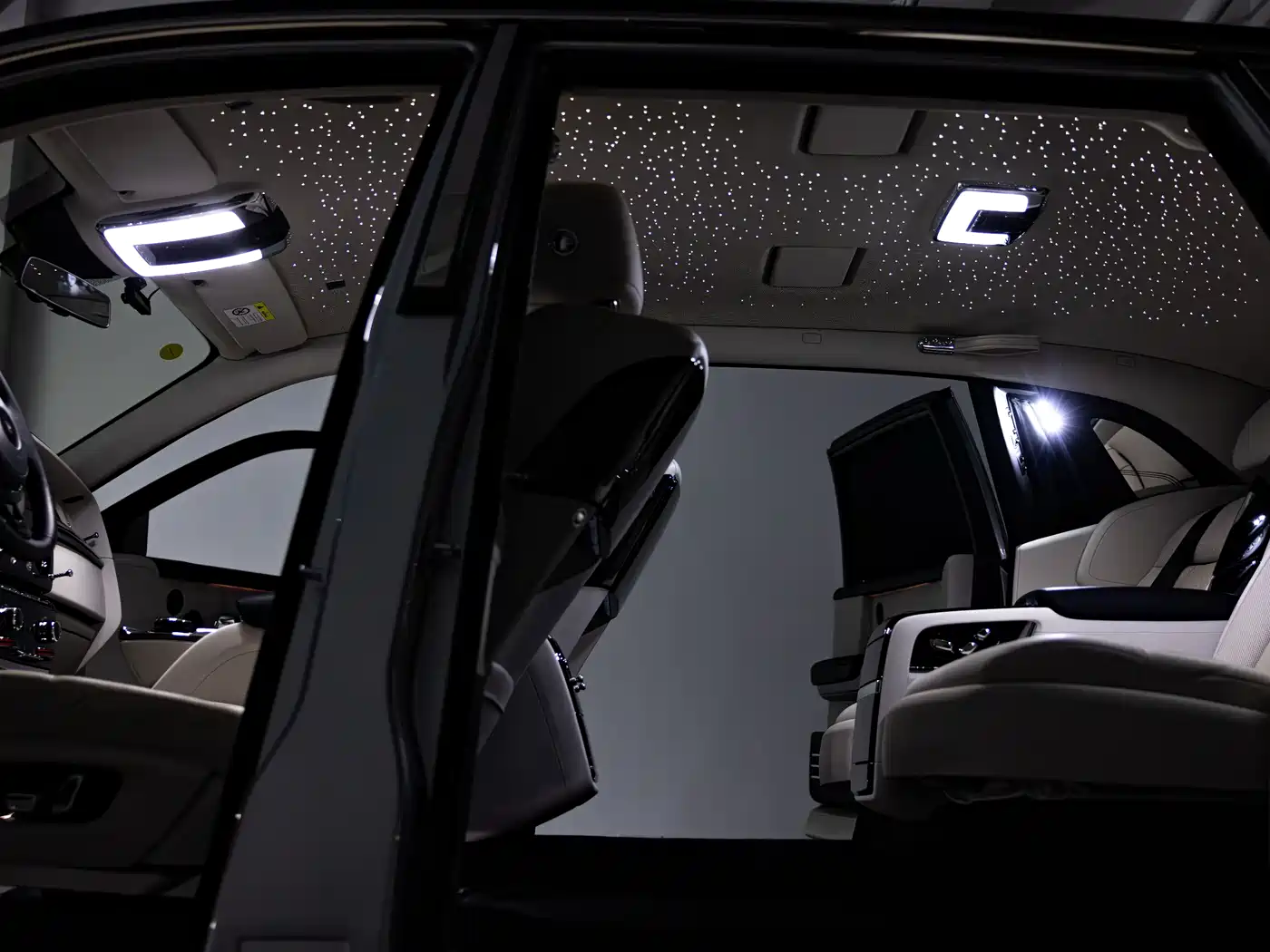 Rolls-Royce Phantom 2018 6.7T Long Wheelbase Version фото 14
