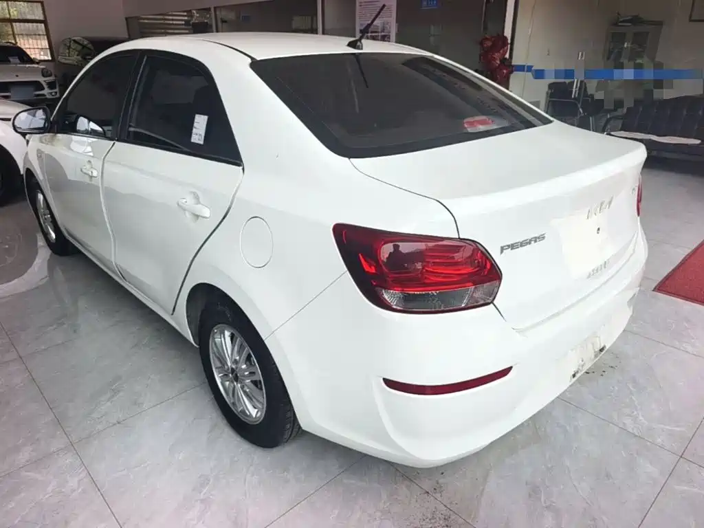 Photo 5 - Kia Pegas