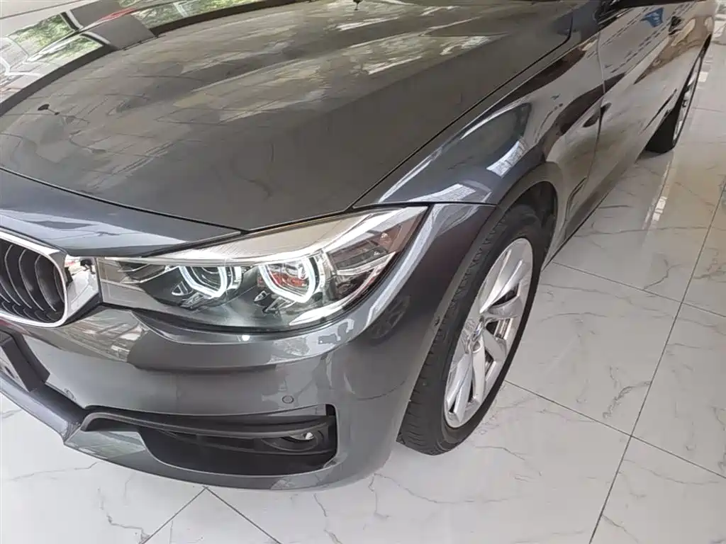 BMW 3 Series GT 2019 320i Fashion Model фото 24