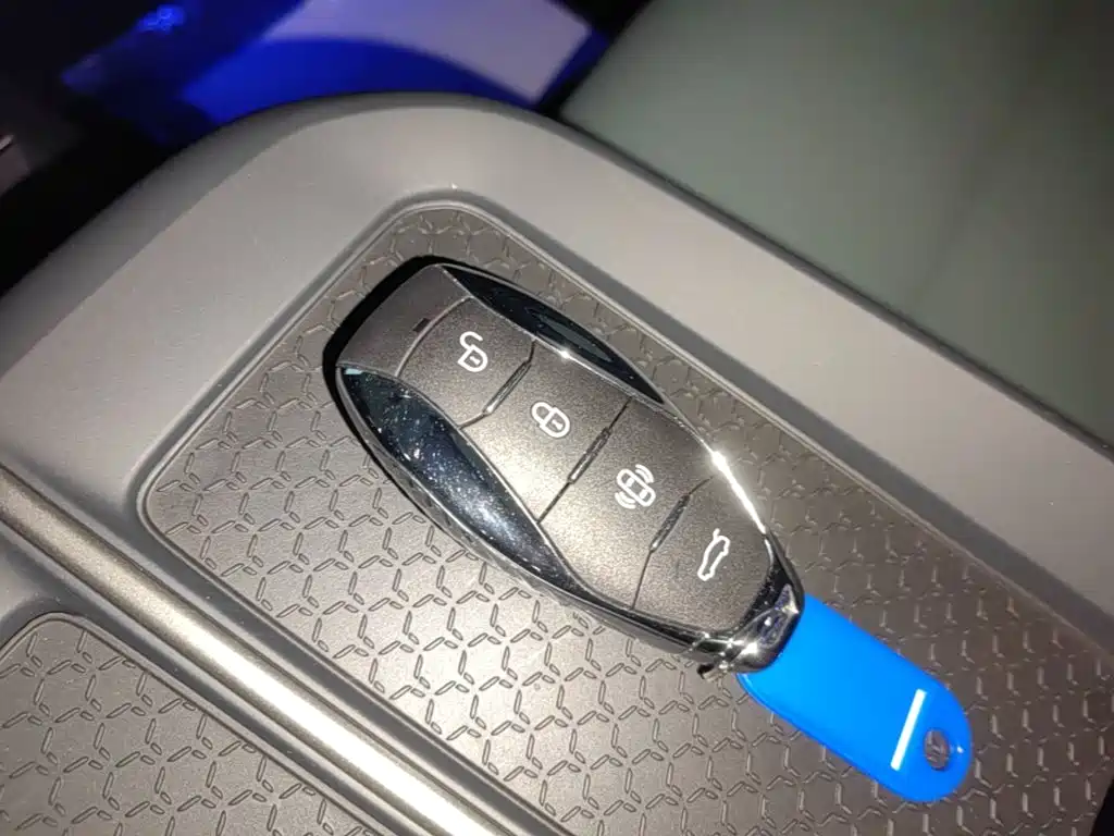 Hongqi EH7 2026 2025 690 Smart Selection Edition