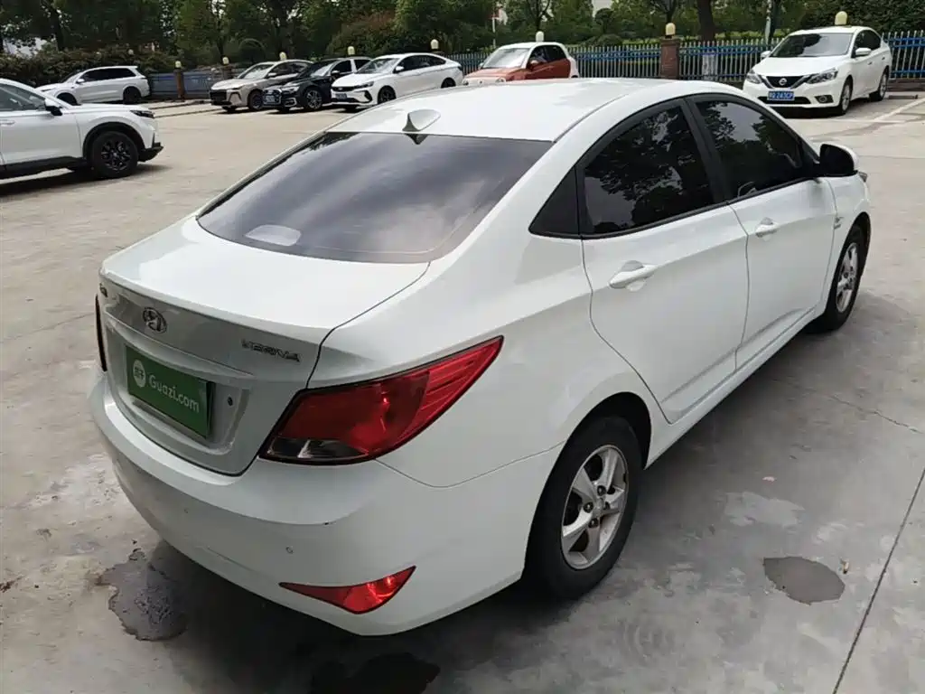 Hyundai Verna 2014 1.4L Automatic Smart GLS фото 7