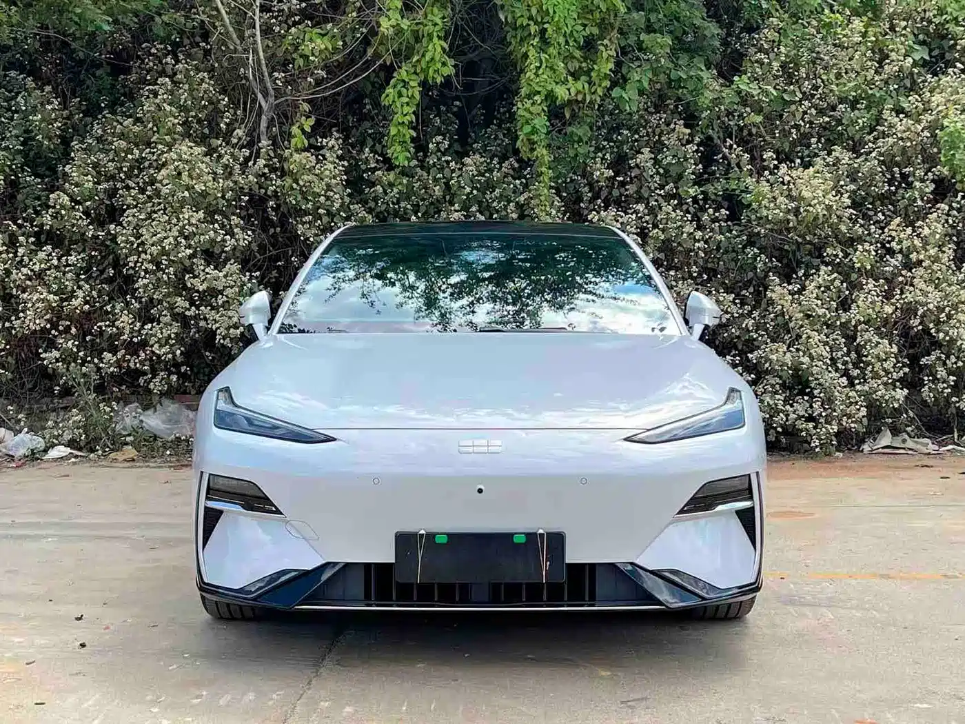 Geely Galaxy Galaxy E8 2025 700km Long Voyage Smart Drive Edition фото 2