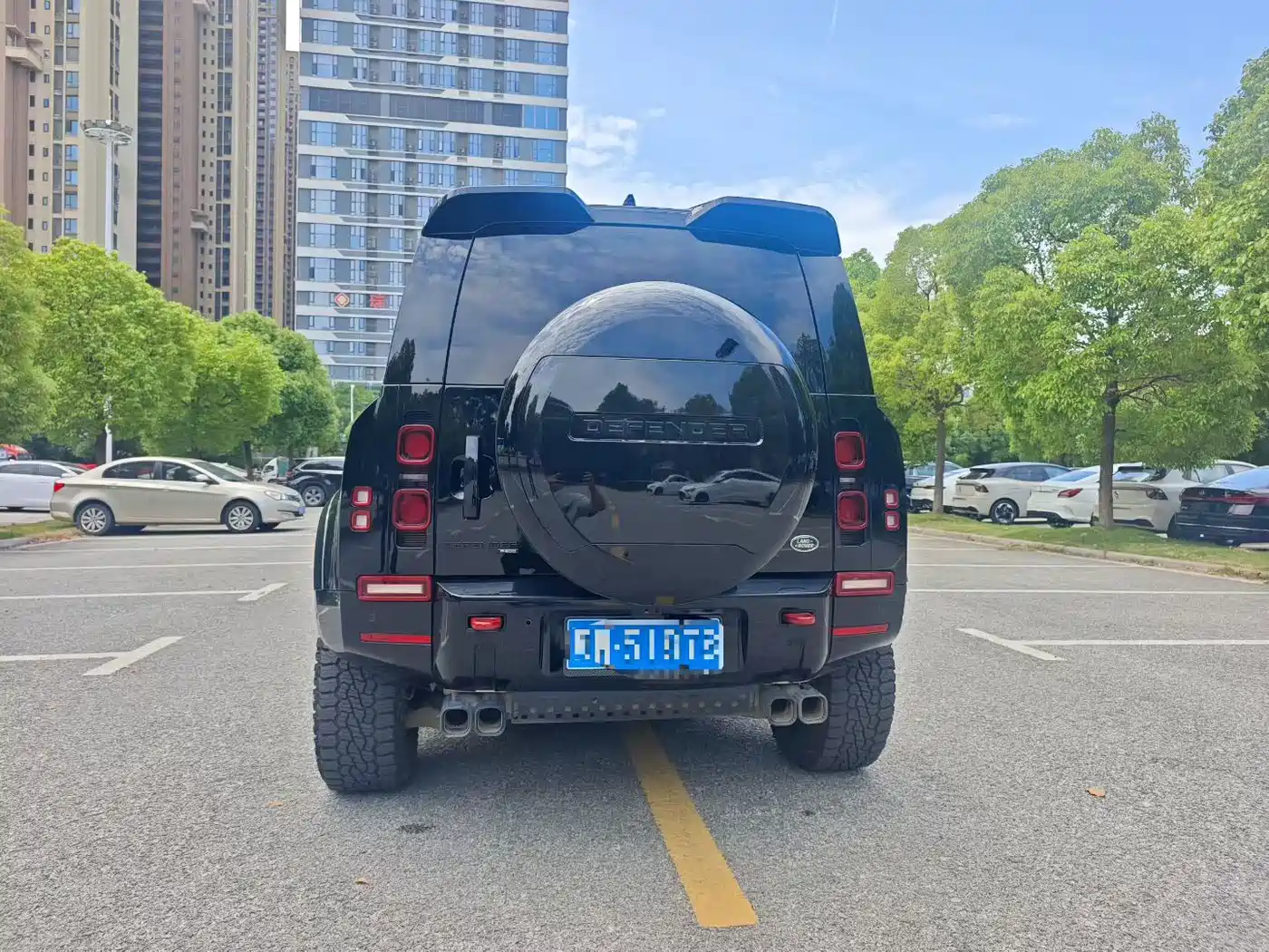 Land Rover Defender 2023 Facelift 110 3.0T P400 X фото 5