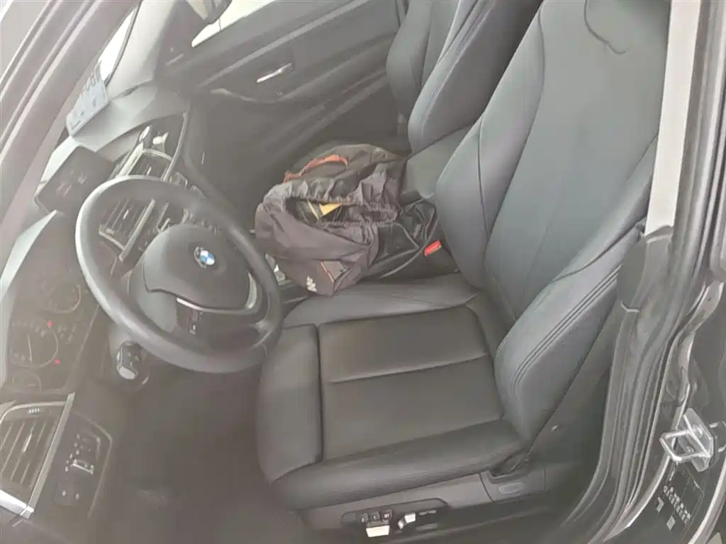 BMW 3 Series GT 2019 320i Fashion Model фото 15