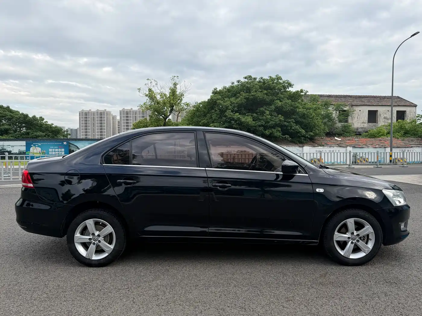 Volkswagen Santana 2015 1.6L Automatic Comfort Edition фото 4