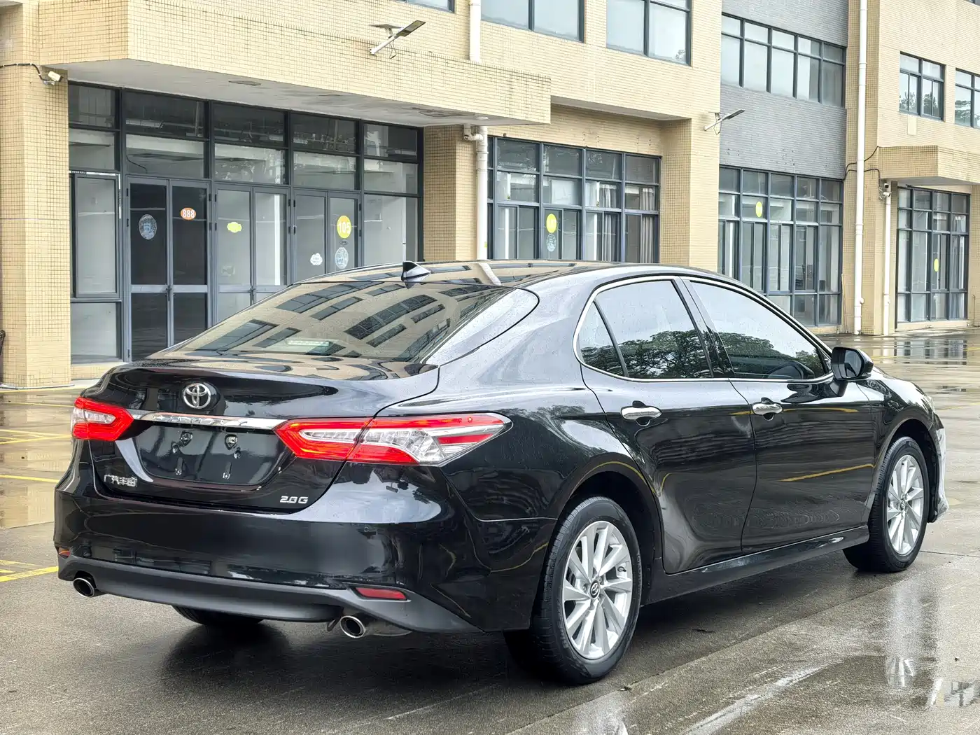 Toyota Camry 2021 2.0G Luxury Edition фото 9