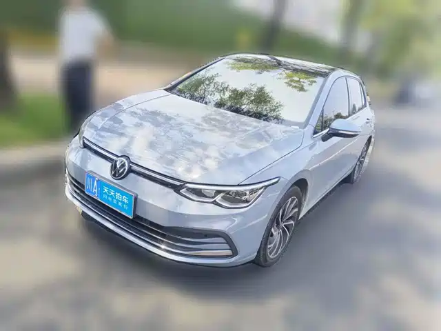 Volkswagen Golf 2024 280TSI DSG Pro 50th Anniversary Edition — фото 1