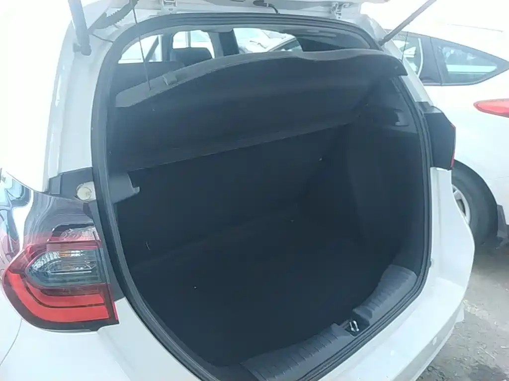 صورة 15 - Honda Fit