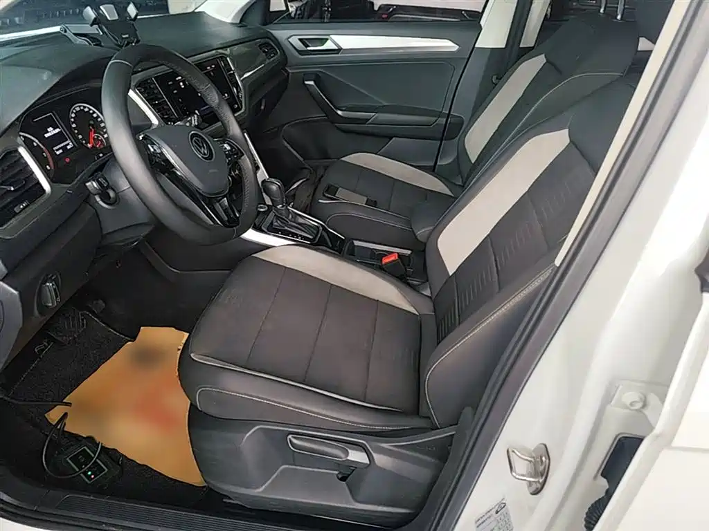 VOLKSWAGEN T-ROC EXPLORING SONGS