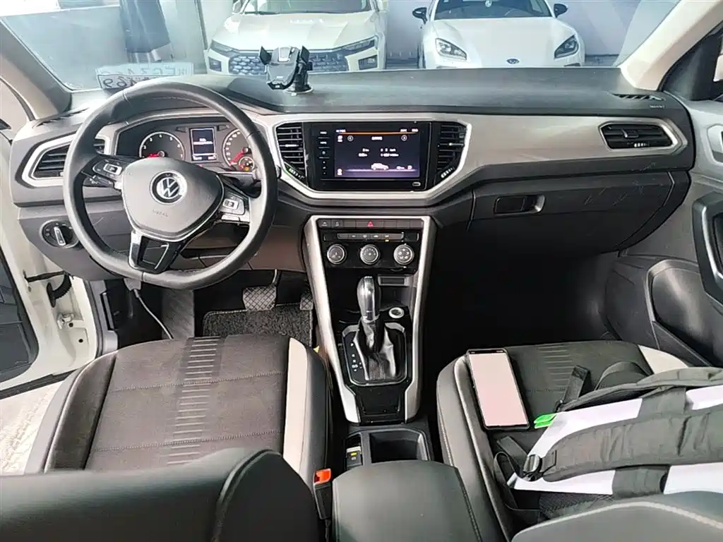 VOLKSWAGEN T-ROC EXPLORING SONGS