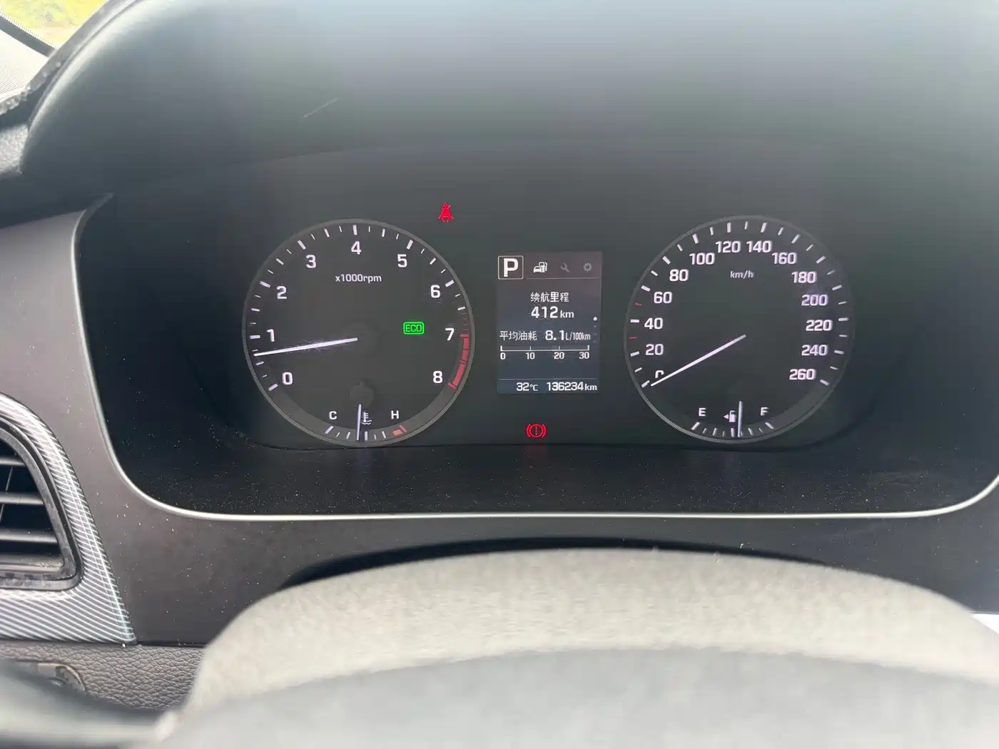 Photo 4 - Hyundai Sonata