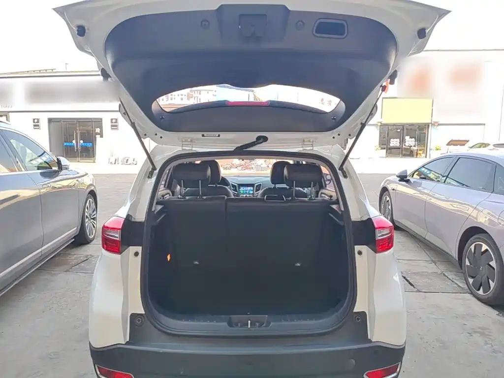 Фото 19 - Changan CS15