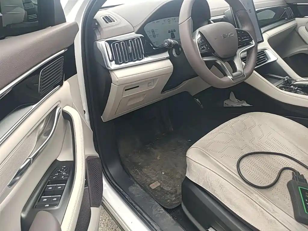 BYD Song PLUS PHEV 2025 DM-i 112KM Honor фото 15