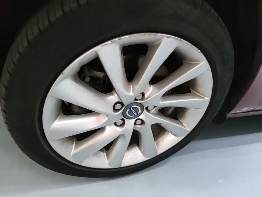 Фото 23 - Volvo S60
