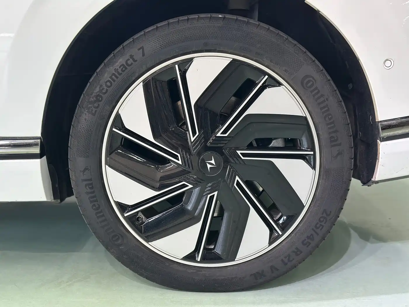 Dongfeng Yipai eπ008 2025 2025 210Ultra Extended Range 6-Seater