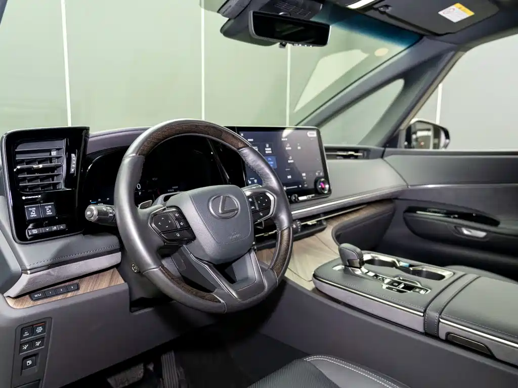 Lexus LM 2024 2023 500h 6-Seater Prestige Edition