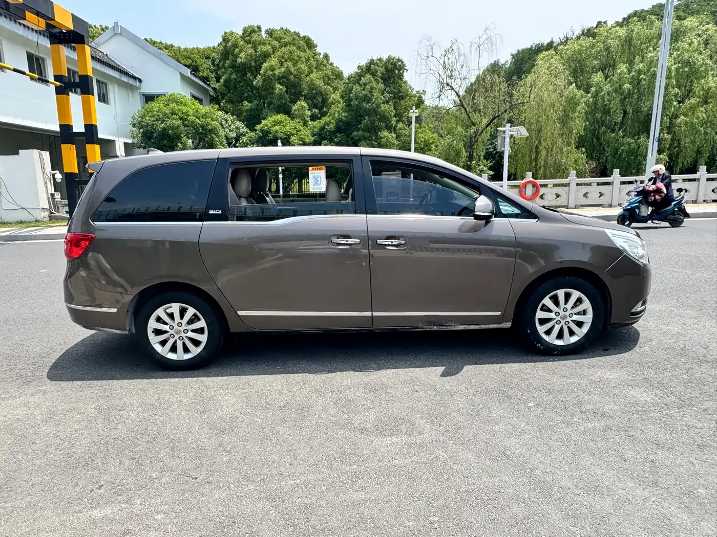 Buick GL8 2014 2.4L LT Luxury Business Executive фото 14