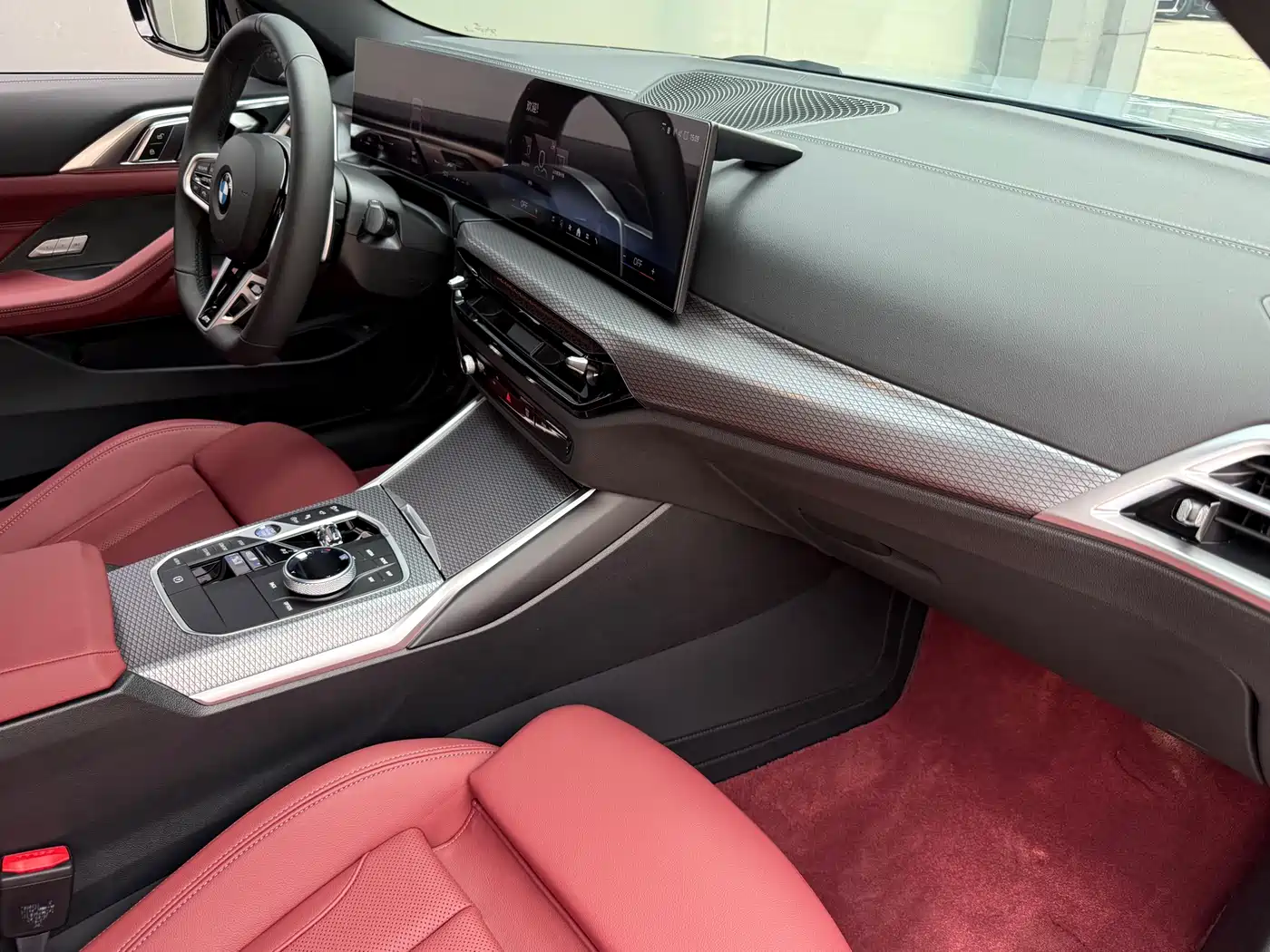 BMW 4 Series 2024 430i M Sport Shadow Edition фото 10
