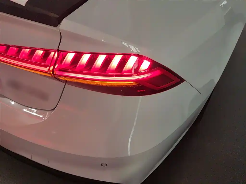 Audi A7 2023 Model 45 TFSI Premium Selection Edition фото 24