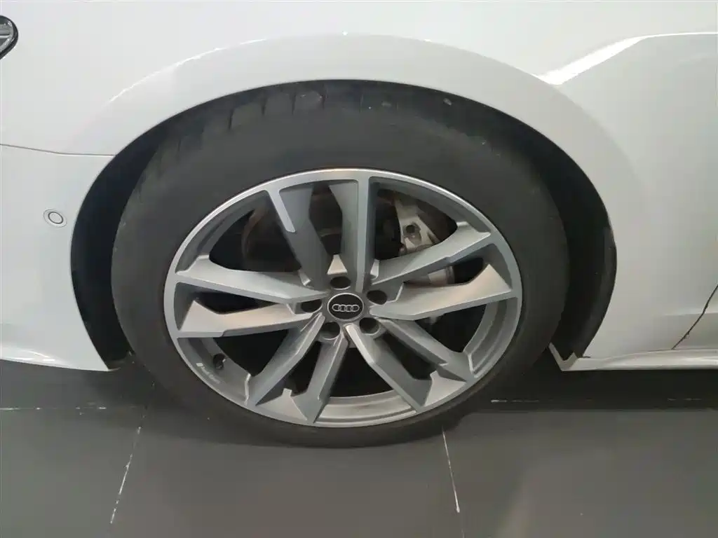 Audi A7 2023 Model 45 TFSI Premium Selection Edition фото 25
