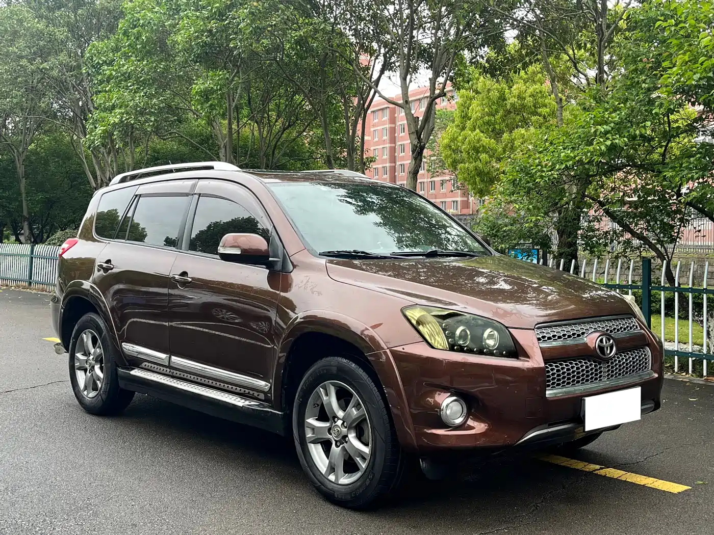 Toyota RAV4 Rongfang 2011 2.0L Automatic 4WD Edition фото 3