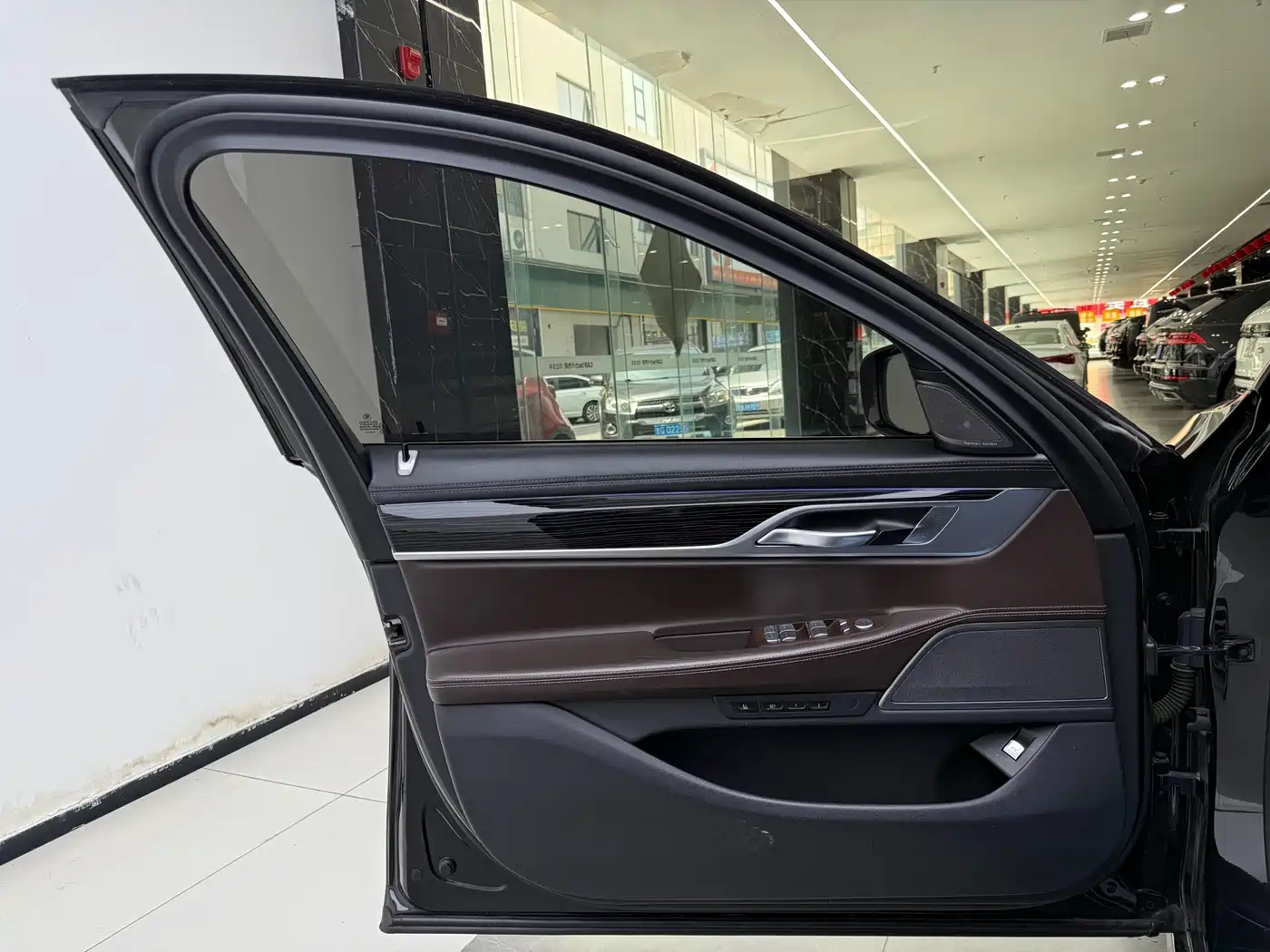 BMW 7 Series 2019 Facelift 730Li M Sport Package фото 9
