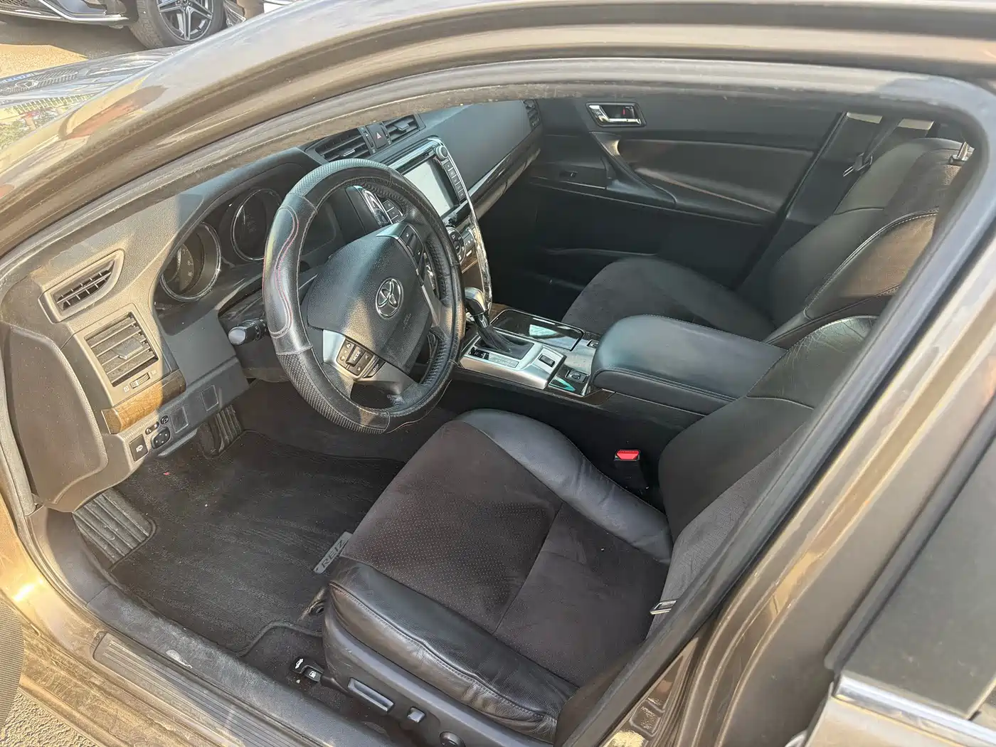 Toyota Reiz 2013 2.5V Premium Edition фото 10