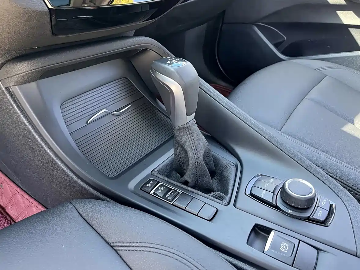 BMW X1 2019 sDrive18Li Fashion Model фото 11