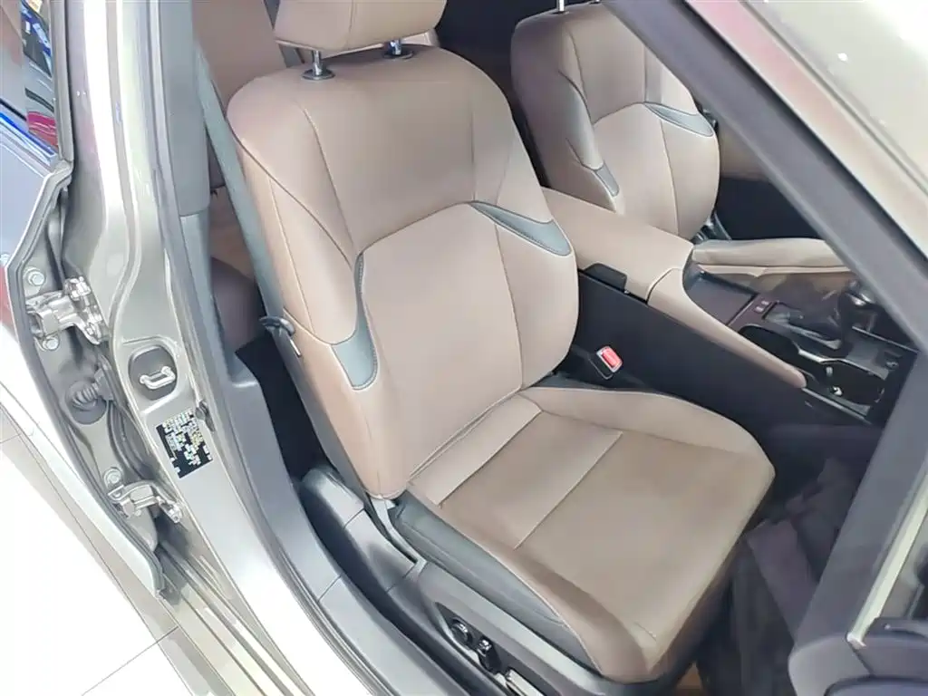 Lexus ES 2022 200 Excellence Edition фото 25