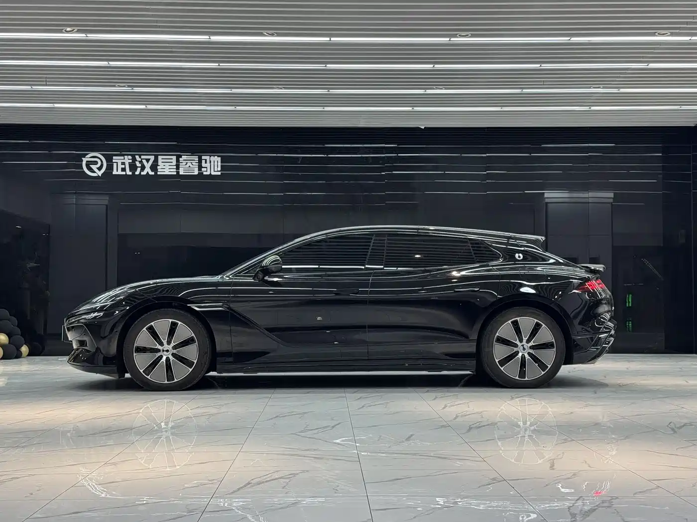 Denza Z9GT 2024 Model 1100 AWD Max Edition фото 2