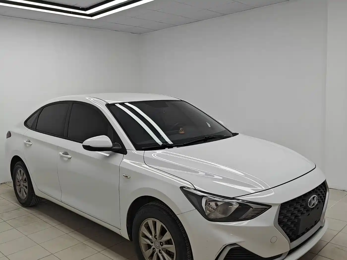 Hyundai Elantra 2020 1.6L Auto GL Pleasing Edition фото 3