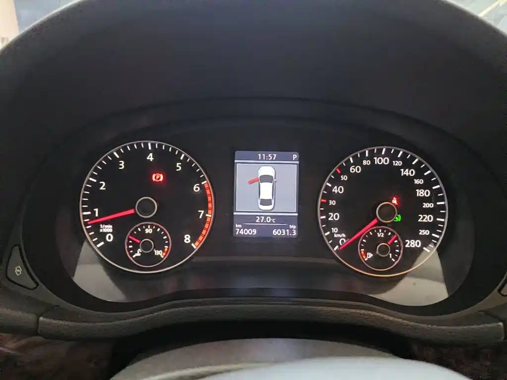 Volkswagen Passat 2012 2011 1.8TSI DSG Royal Edition