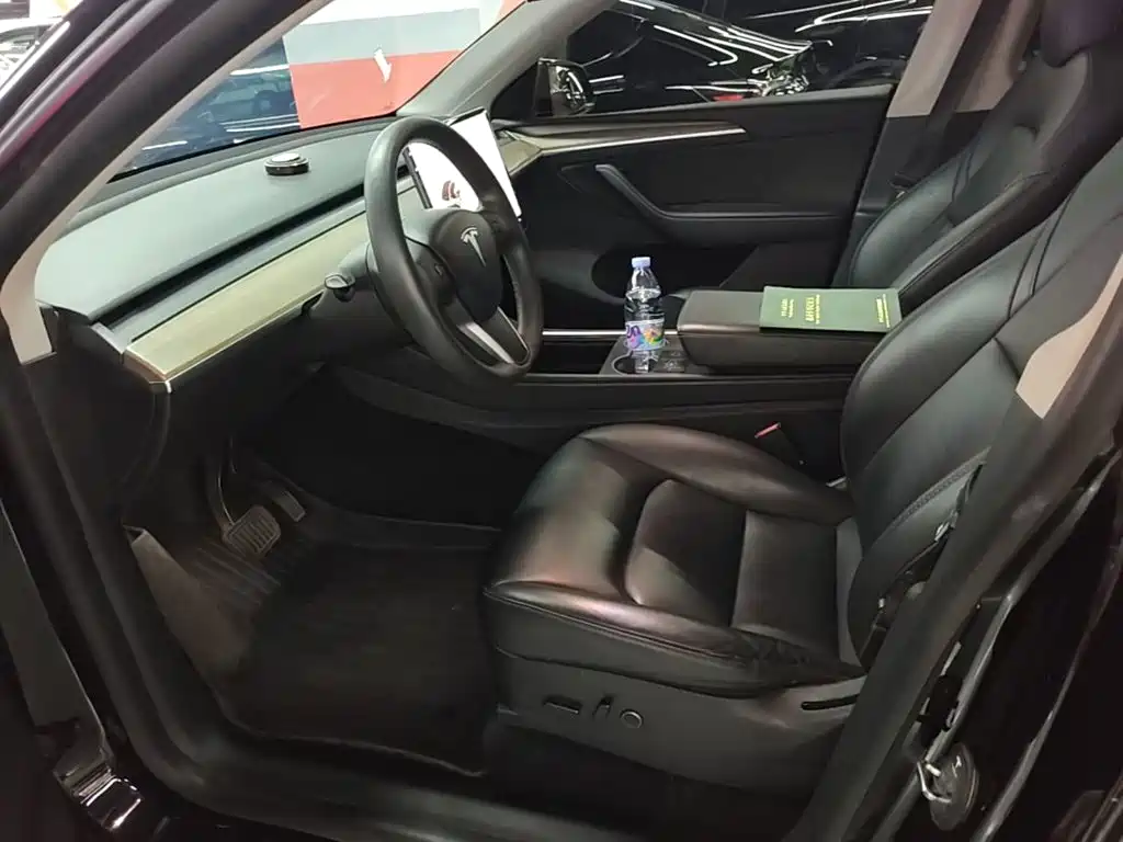 Фото 15 - Tesla Model Y