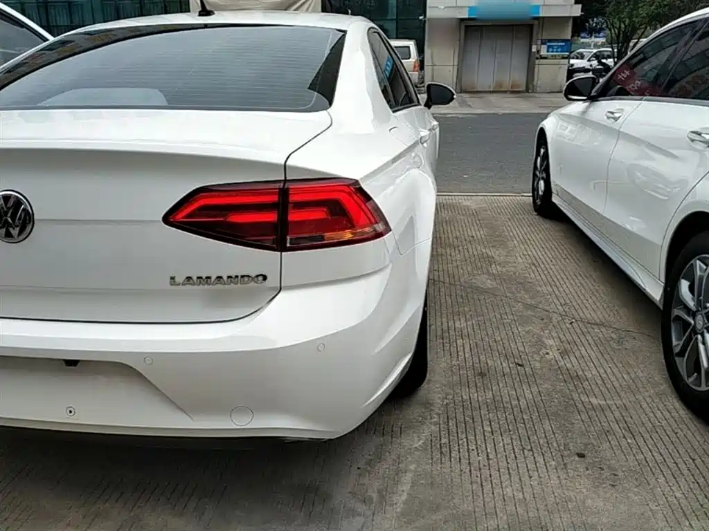 Volkswagen Lamando 2018 230TSI DSG Trend Edition фото 8