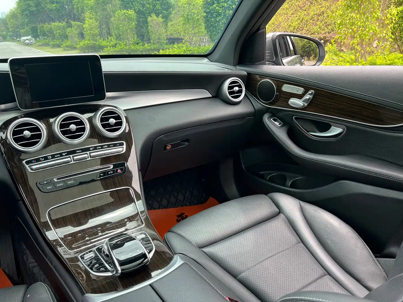 Mercedes-Benz GLC 2019 GLC 260 4MATIC Dynamic фото 14